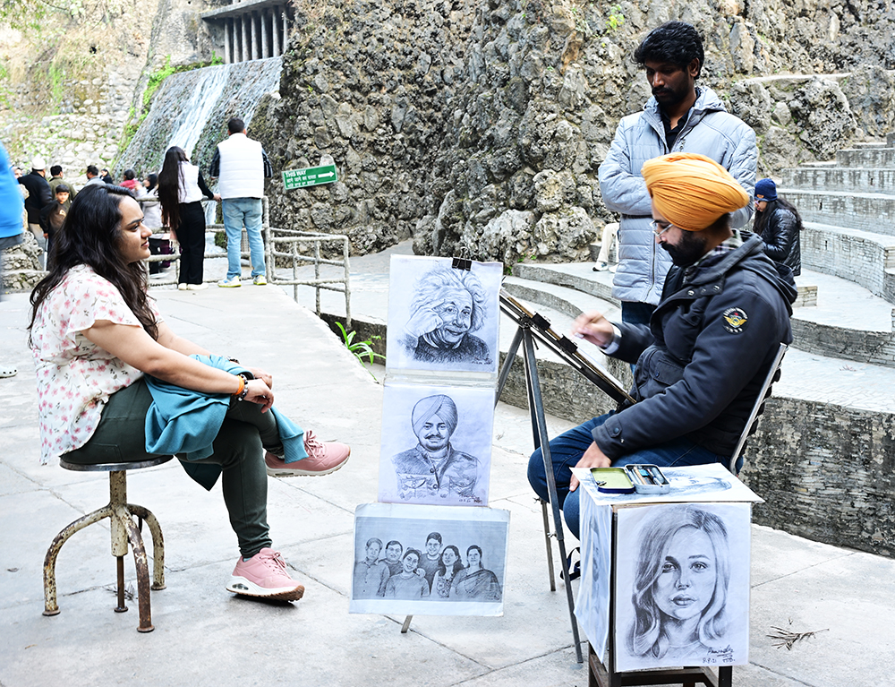 Sketch maker by Subhash Sapru