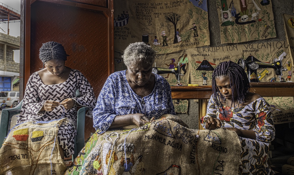 Lucie and her great-granddaughters by Laurie Bergner