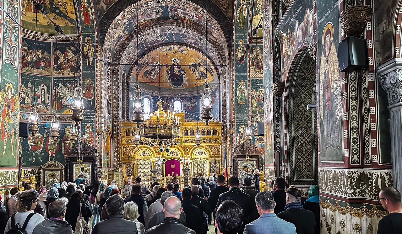 Church Service Constanta by Stan Bormann