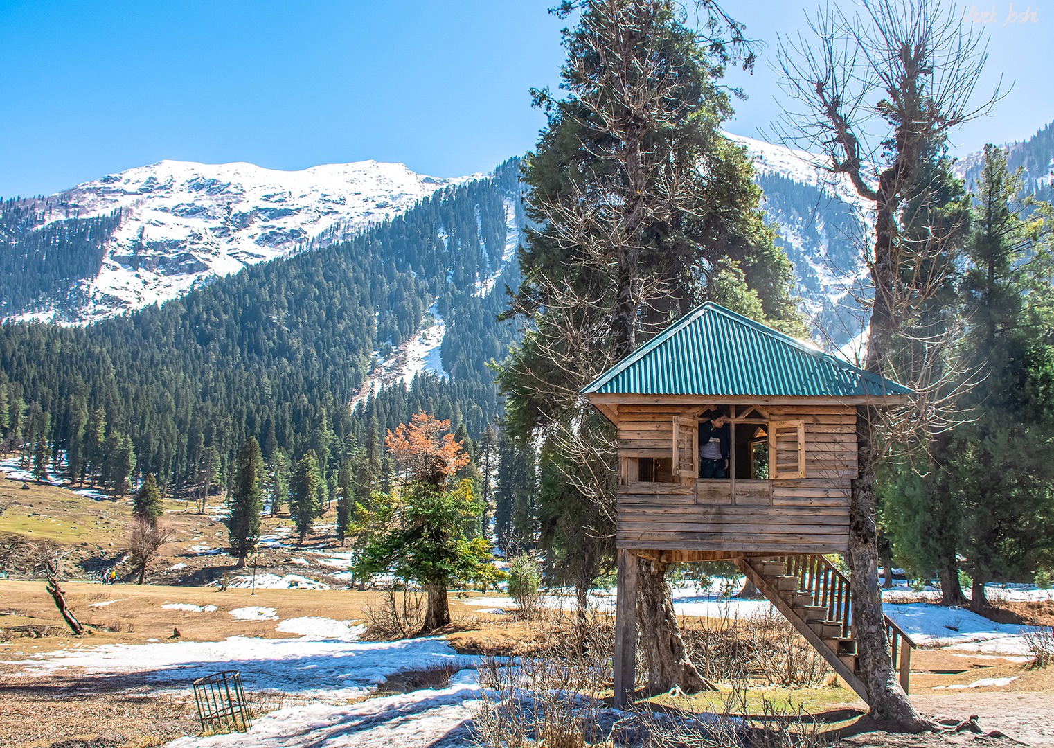 Kashmir in winter by Vivek Joshi