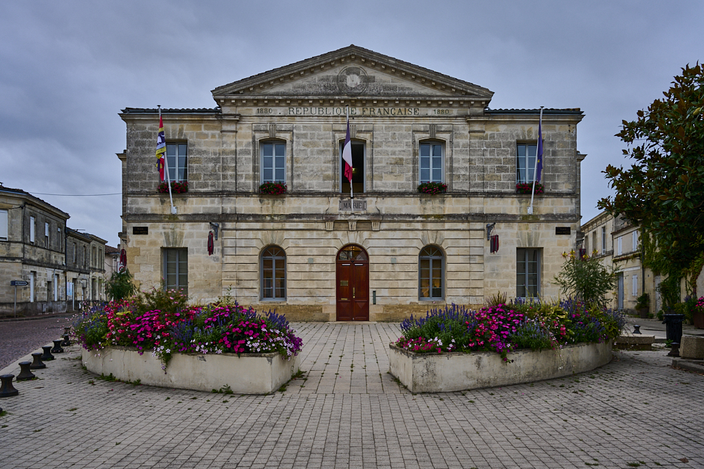 Saint James Le Bouliac by Michele Borgarelli