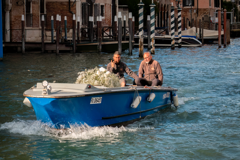 Flower delivery in Venice
