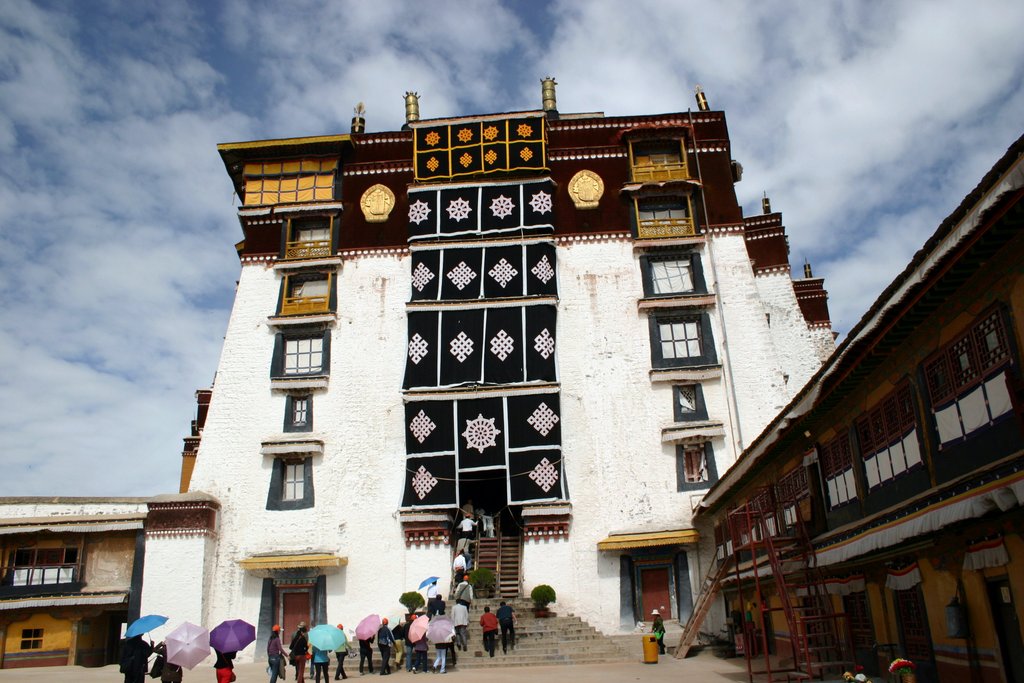 Potala palace by Esther Steffens