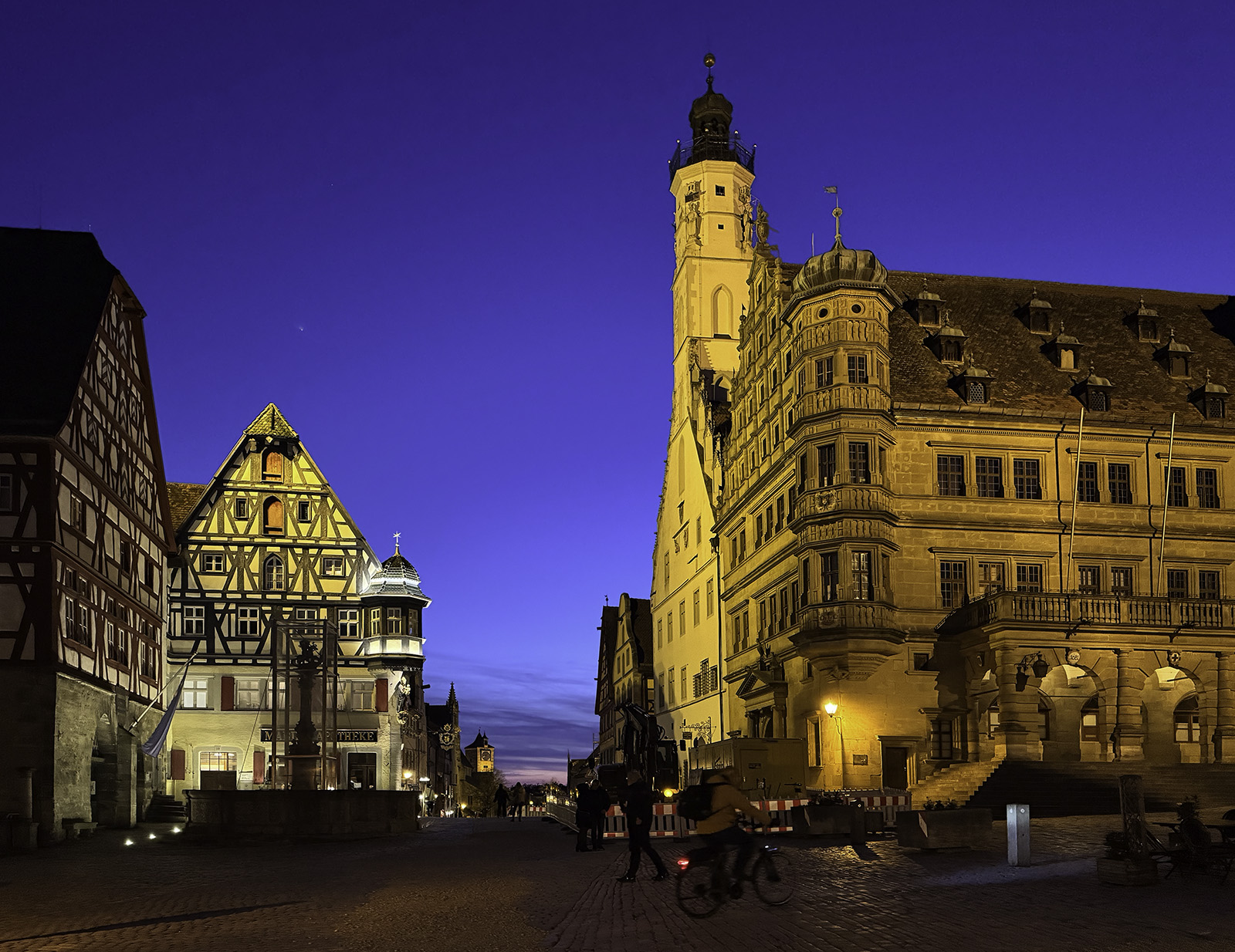 Rothenburg ob der Tauber, city hall by Tom Tauber