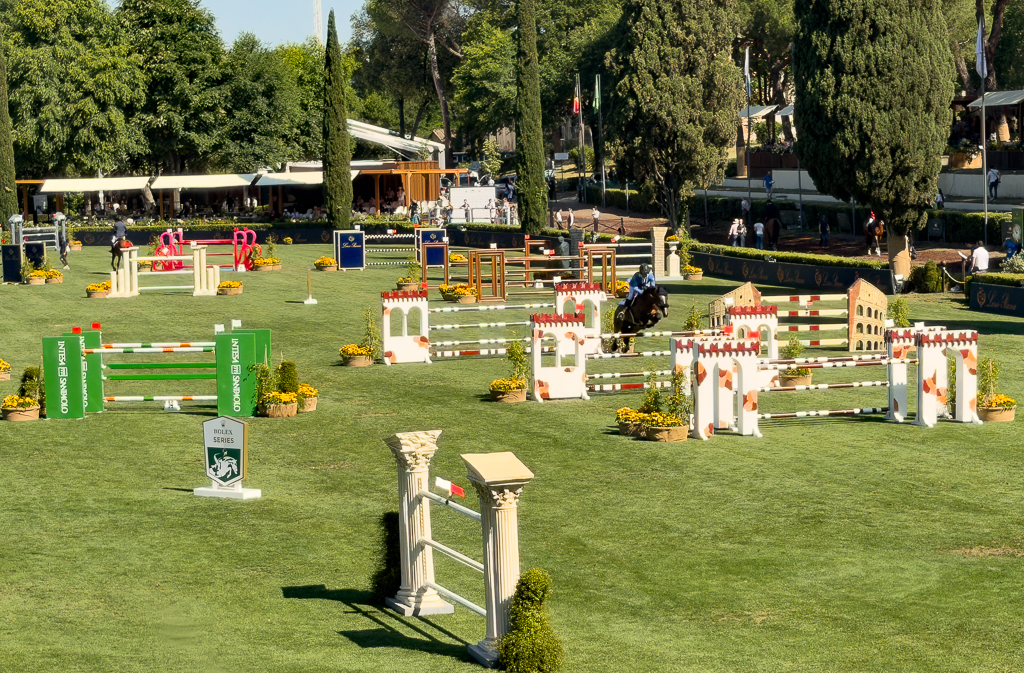 Showjumping in Rome by Gloria Grandolini