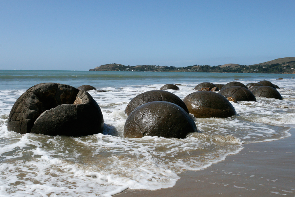 Natural Spheres by Gloria Grandolini