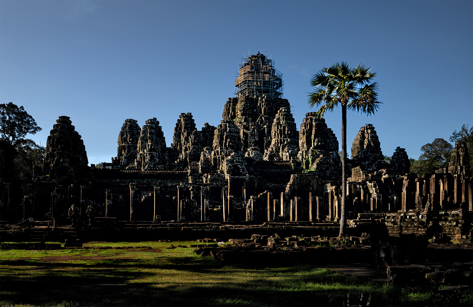 The Bayon Temple in Siem Reap by Hai Nguyen