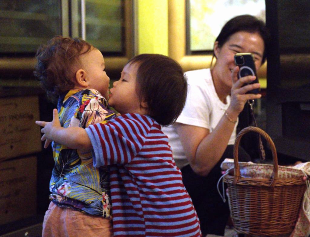 Friendly gesture by Maurice Ping Leung