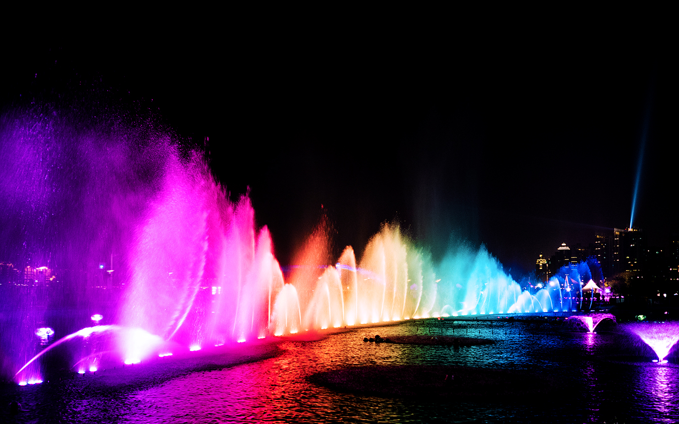 Nanchang Qiu Shui Square musical fountain by Rui Zhang